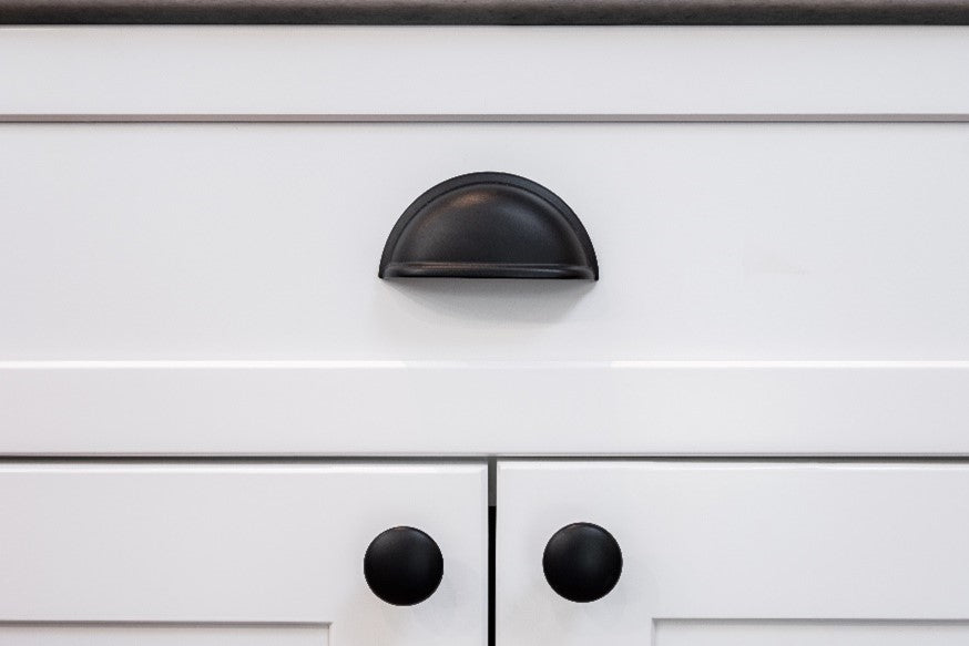 Black Kitchen Handles: Modern Style Guide UK 2026