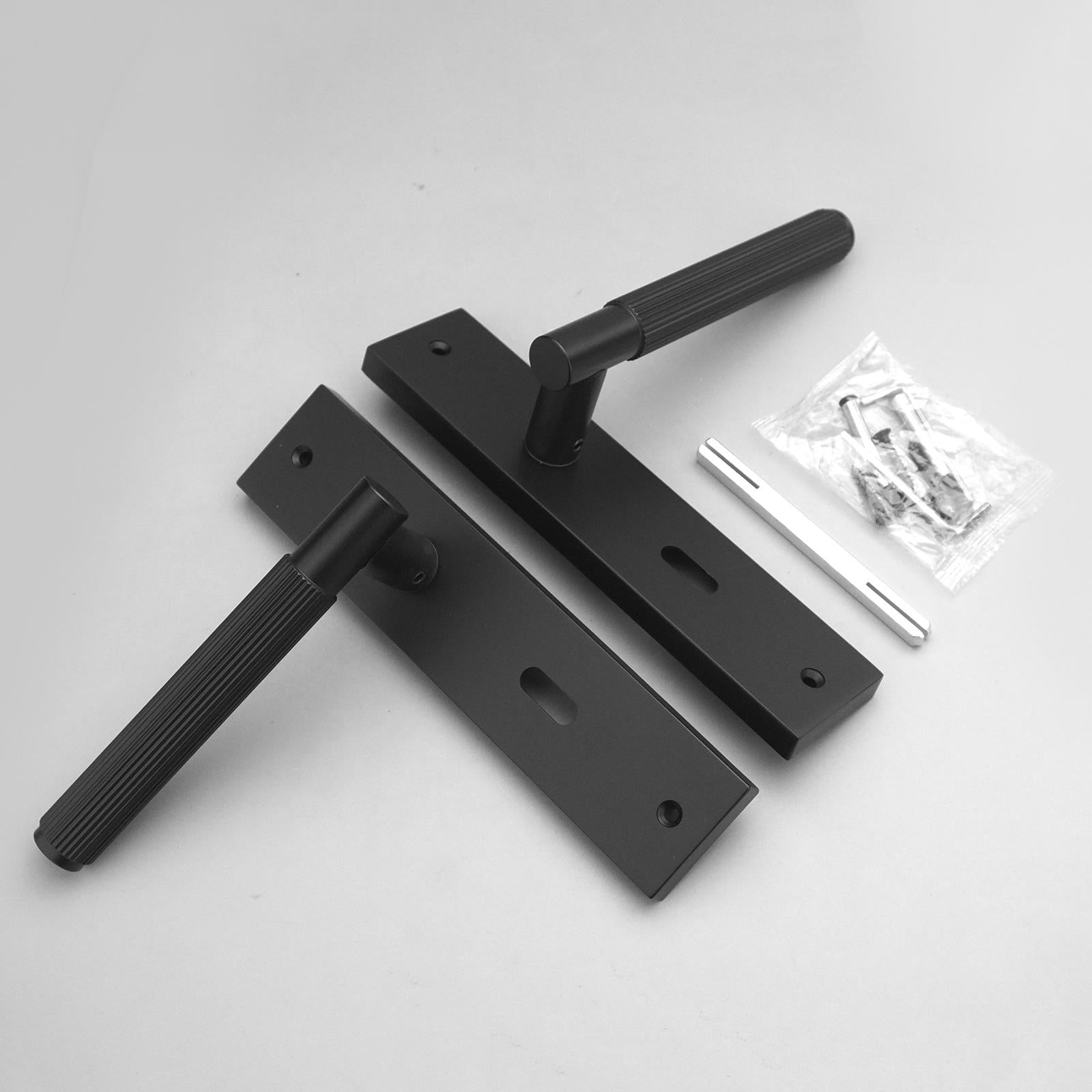 Hera Door Handle on Backplate - Key Hole - Matt Black