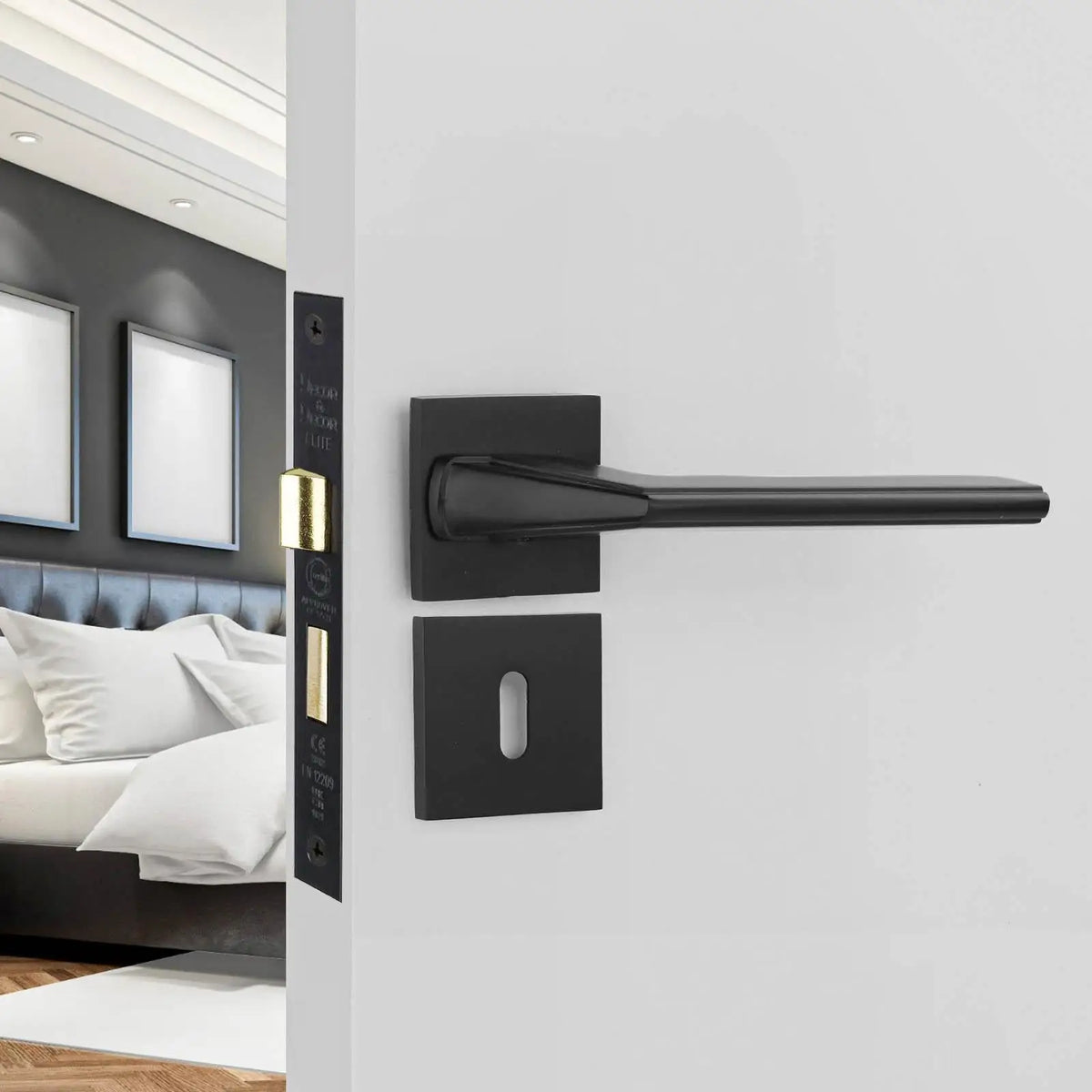 Pera Matt Black Privacy Door Handles - Sash Lock Kit Set – view 2